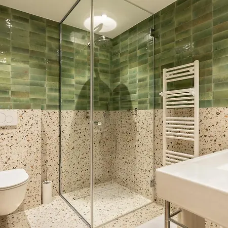 Modern Luxury 6 Pax Apartman