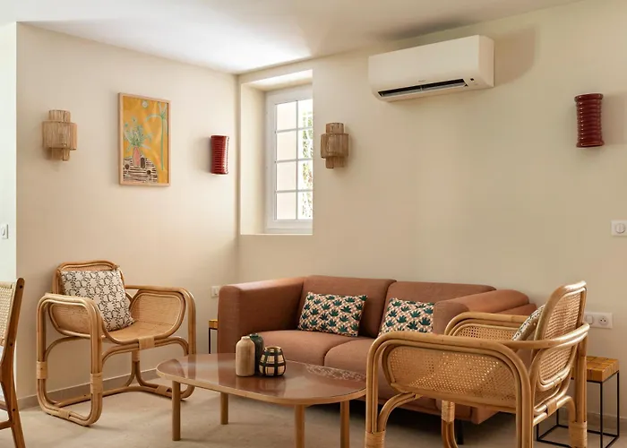 Modern Luxury 6 Pax *